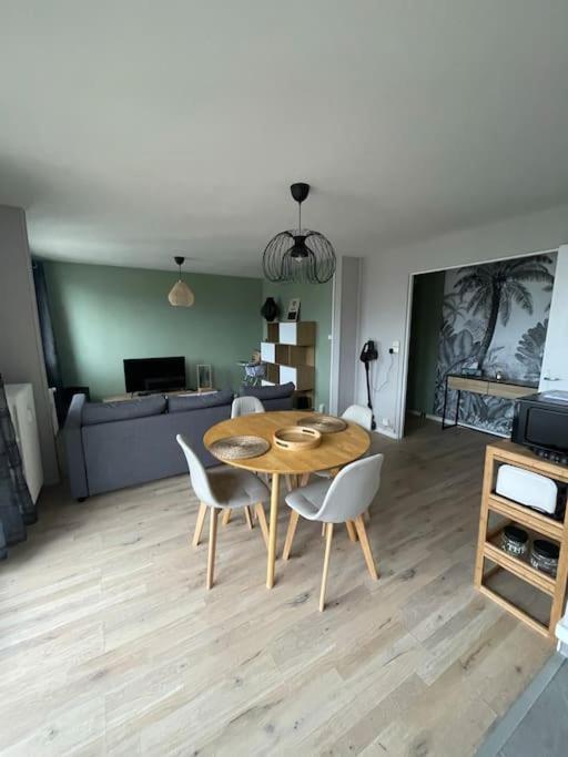 Appartement Urbain A Deux Pas De La *